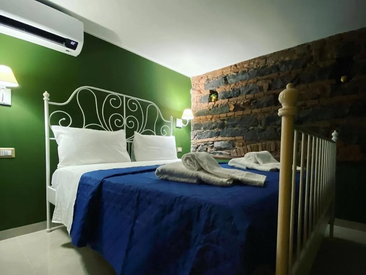 Bed and Breakfast Nobilehouse 2 Катания Италия